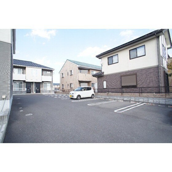 サンフィールドの物件外観写真