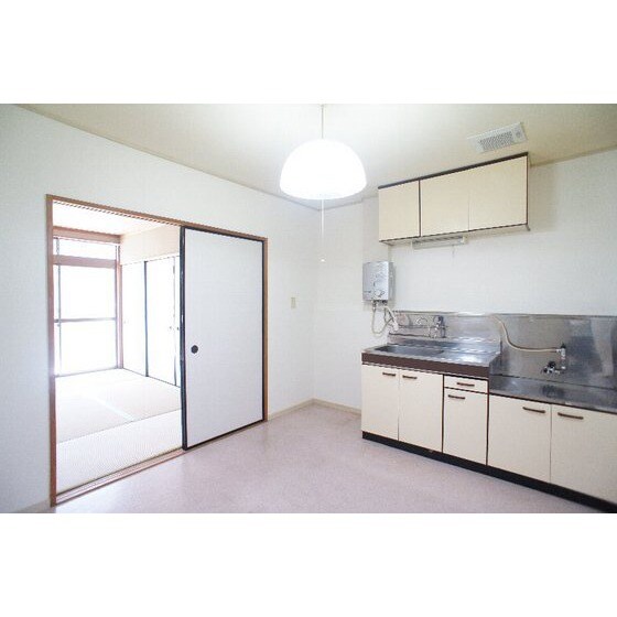 ホワイトハイツ　１の物件内観写真