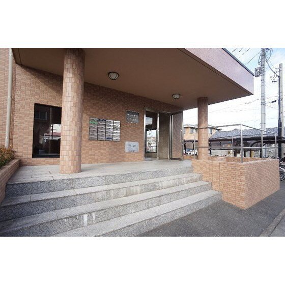 メゾン・キンレイⅡの物件外観写真