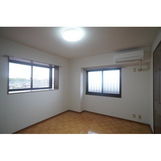 メゾン・キンレイⅡの物件内観写真