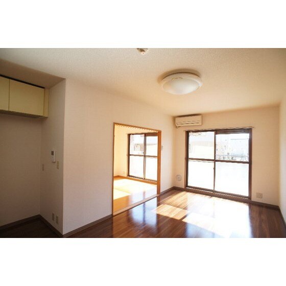 ルミエール中居　壱番館の物件内観写真