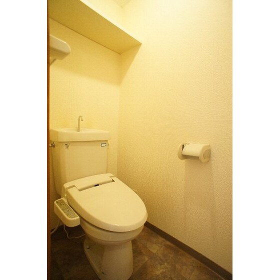 ルミエール中居　壱番館の物件内観写真