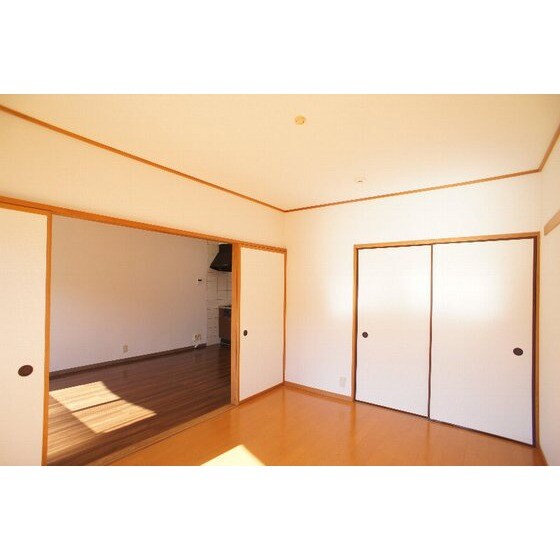 ルミエール中居　壱番館の物件内観写真