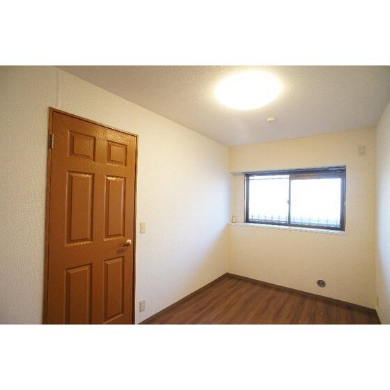 ルミエール中居　壱番館の物件内観写真