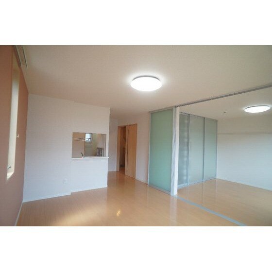 シルクツリーガーデンの物件内観写真