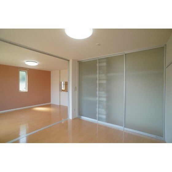 シルクツリーガーデンの物件内観写真