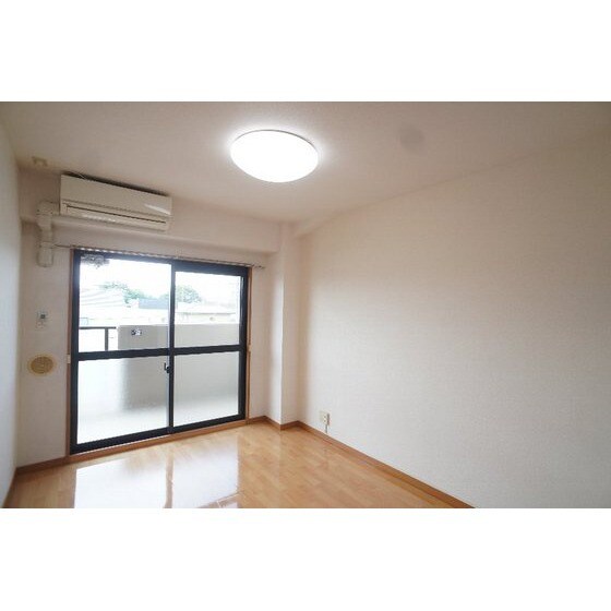 ドムス中居の物件内観写真