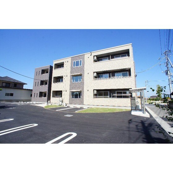 グラティア上中居の物件外観写真