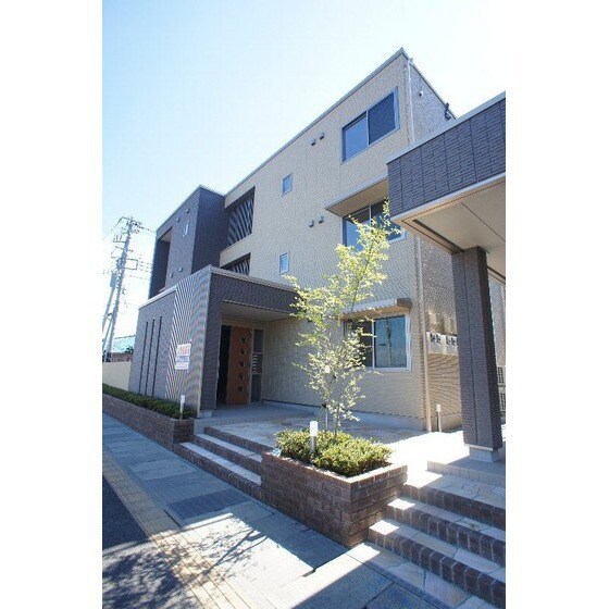 グラティア上中居の物件外観写真