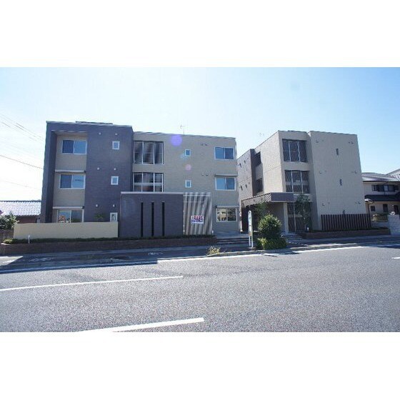 グラティア上中居の物件外観写真