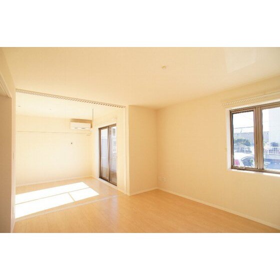 グラティア上中居の物件内観写真