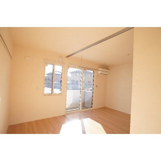 ヴィアーレの物件内観写真