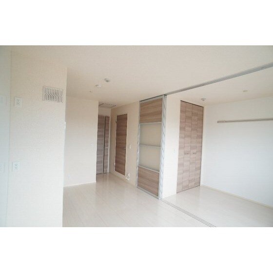 グラン・ブルーエスターテ矢中の物件内観写真