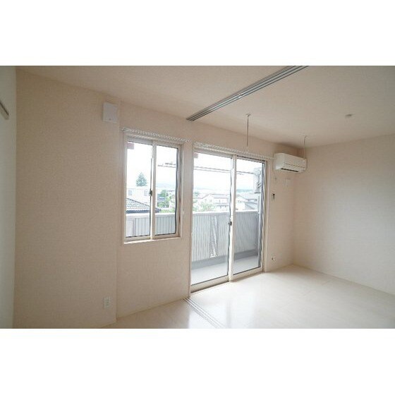 グラン・ブルーエスターテ矢中の物件内観写真