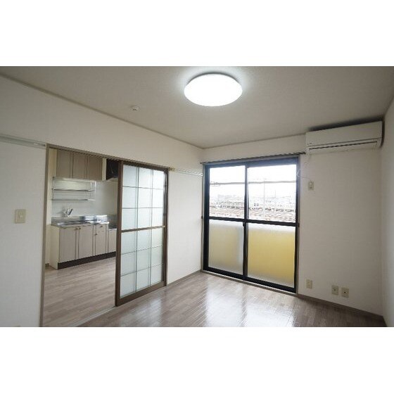 ウェルフィールドＡの物件内観写真