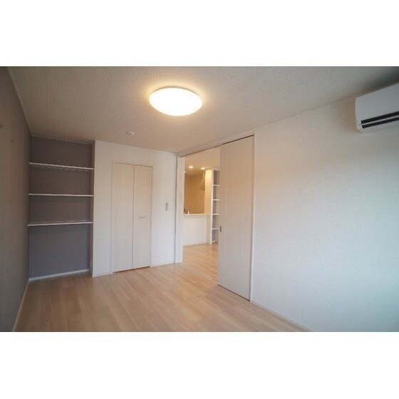 モンテリザイア藤岡　Ⅱの物件内観写真