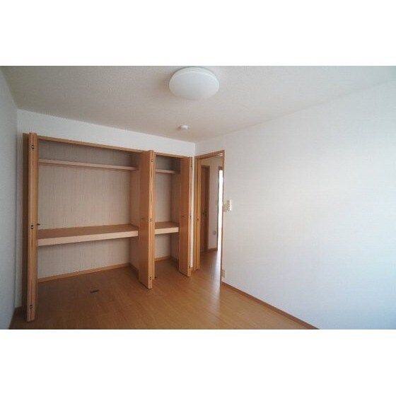 ラフレシールⅠの物件内観写真