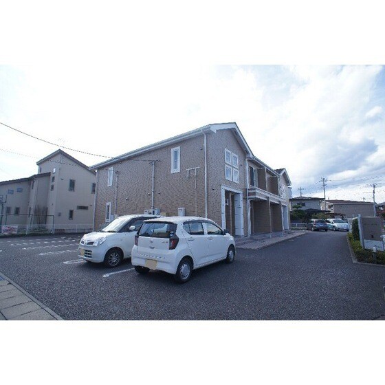 デフィー・ホワイトの物件外観写真