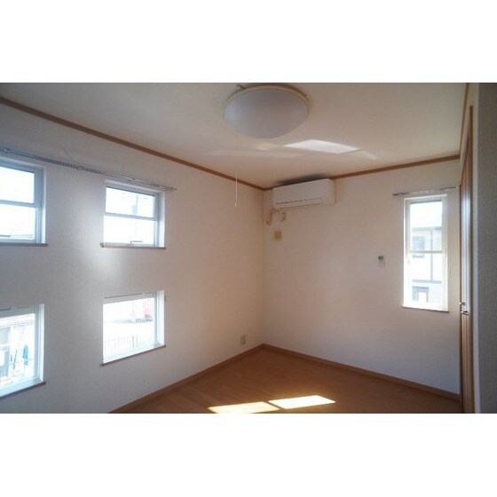 デフィー・ホワイトの物件内観写真