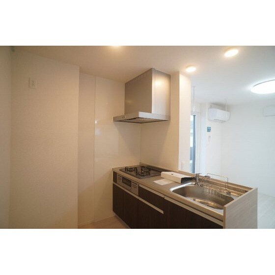 Ｄ－ＲＯＯＭ台新田町の物件内観写真