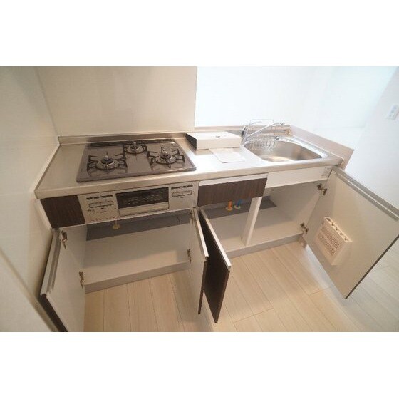 Ｄ－ＲＯＯＭ台新田町の物件内観写真