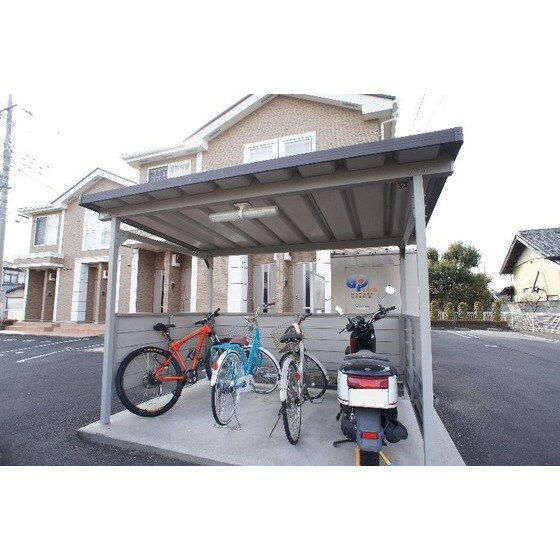 メゾン　エストＡの物件外観写真