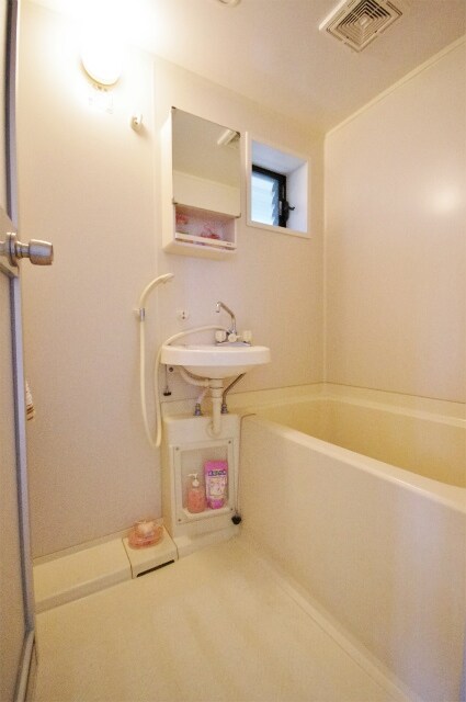 ハイツフォーリストＡ棟の物件内観写真