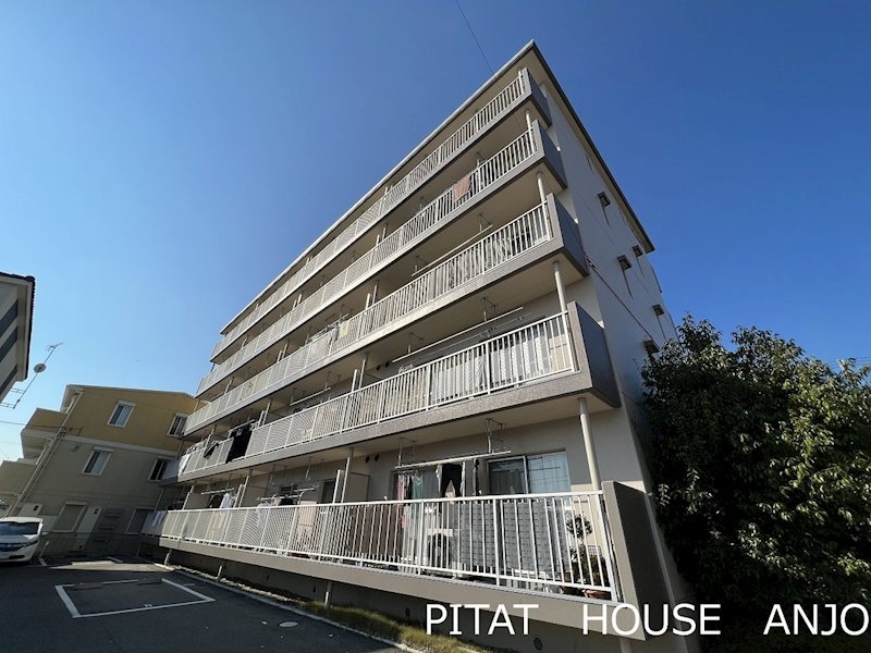 ベルシェ川村の物件外観写真