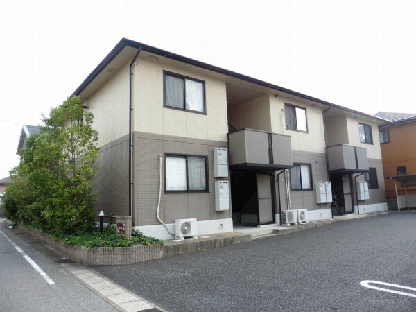 ファミール二池の物件外観写真