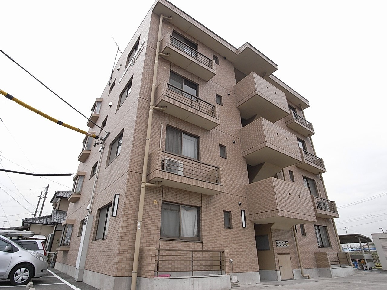 GREEN HOUSE TSURUTAの物件外観写真