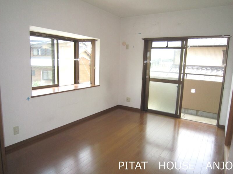 GREEN HOUSE TSURUTAの物件内観写真