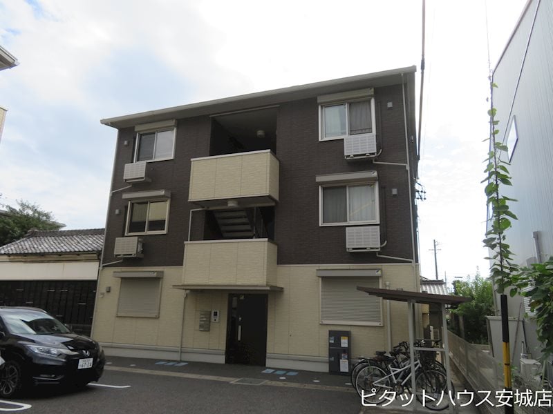 ハイツ岡崎柱　南棟の物件外観写真