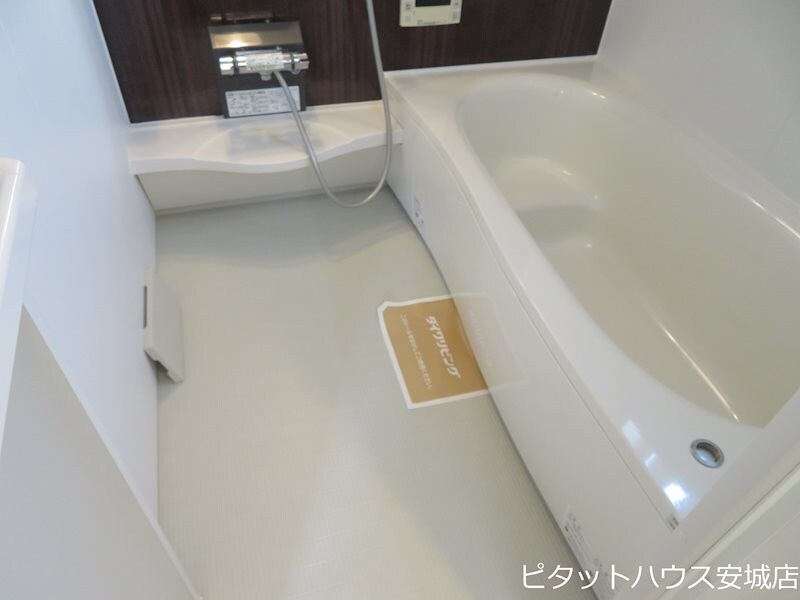 ハイツ岡崎柱　南棟の物件内観写真