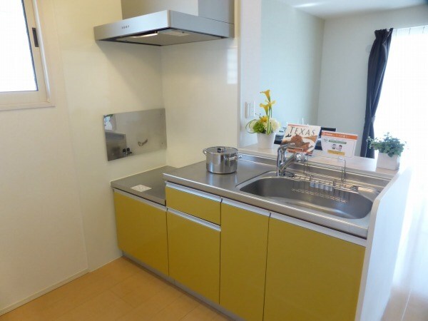 カーミー・芳川の物件内観写真