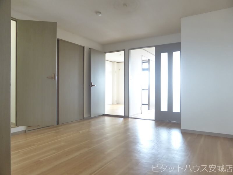 プリマヴェイラの物件内観写真