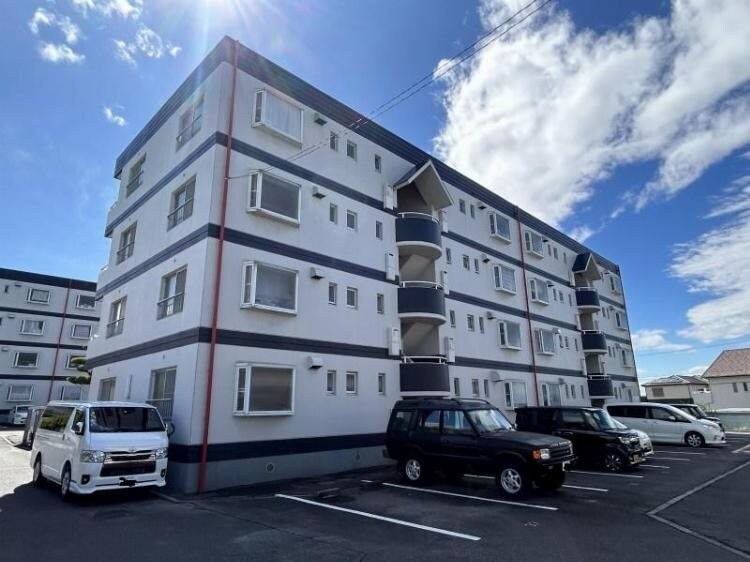 衣浦マンション C棟の物件外観写真