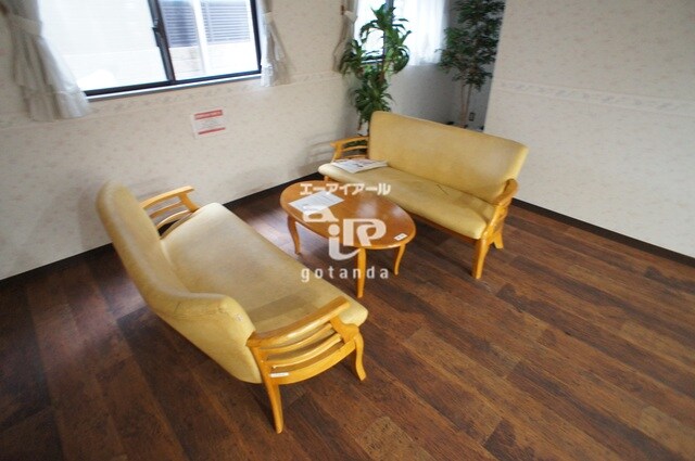 雑色駅 徒歩2分 8階の物件外観写真