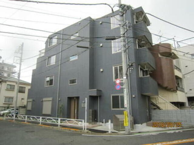 フルス・パラストの物件外観写真