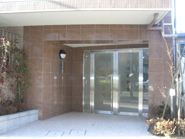 ロワジール三軒茶屋の物件外観写真