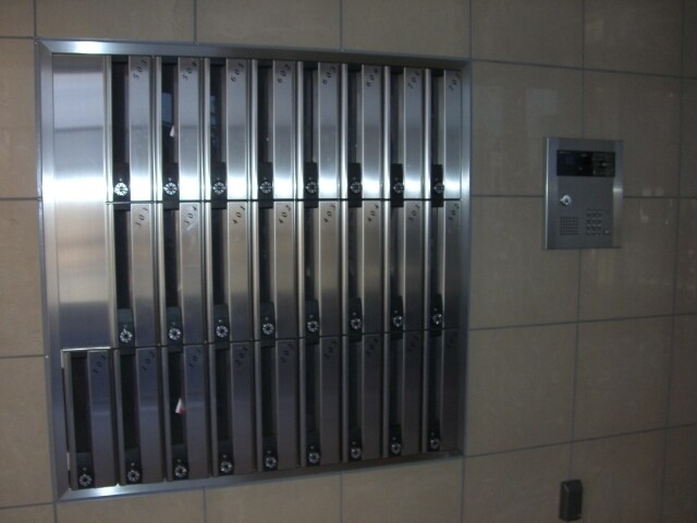 ロワジール三軒茶屋の物件外観写真