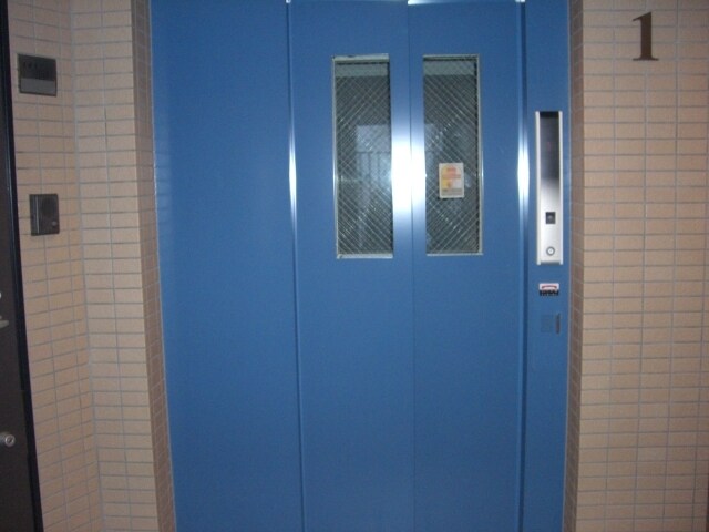 ロワジール三軒茶屋の物件外観写真