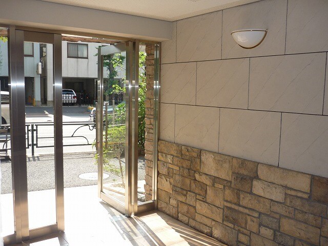 メインステージ本駒込駅前の物件外観写真