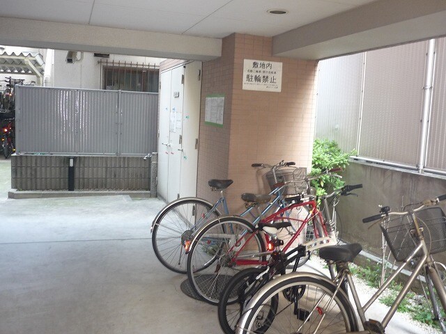 メインステージ本駒込駅前の物件外観写真