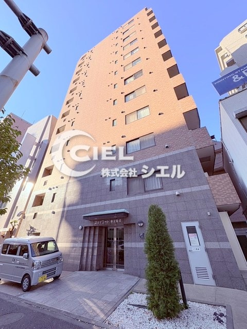 スカイコート新宿曙橋の物件外観写真