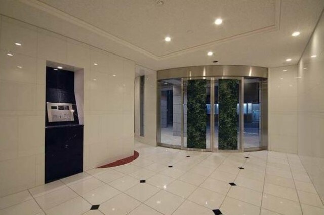 ガーラ・ステーション新宿御苑前の物件外観写真