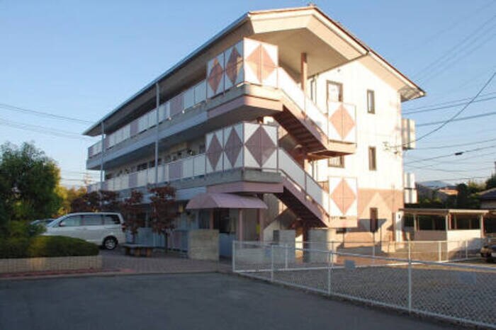 中御所グランバレー Ａの物件外観写真