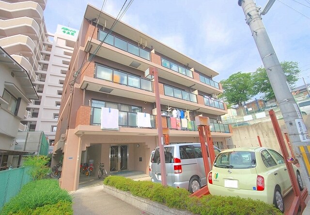 ラクシュリアントの物件外観写真