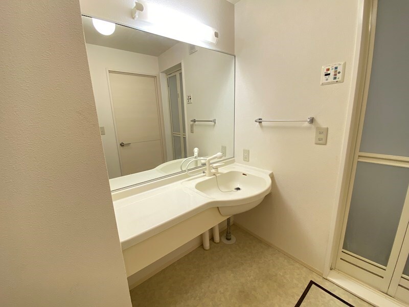 リバープレイス中山手の物件内観写真