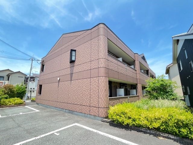 コンフォール白水の物件外観写真