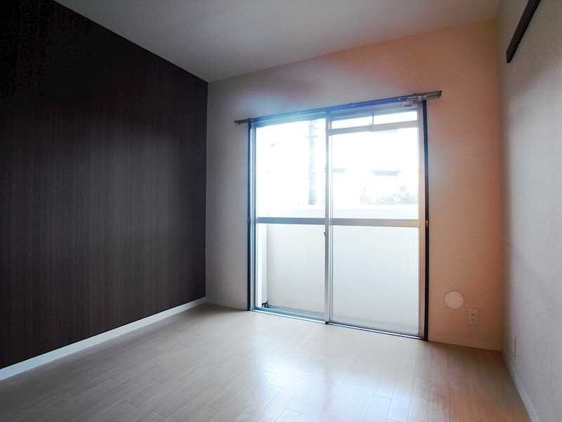 ロイヤルマンション1号棟の物件内観写真